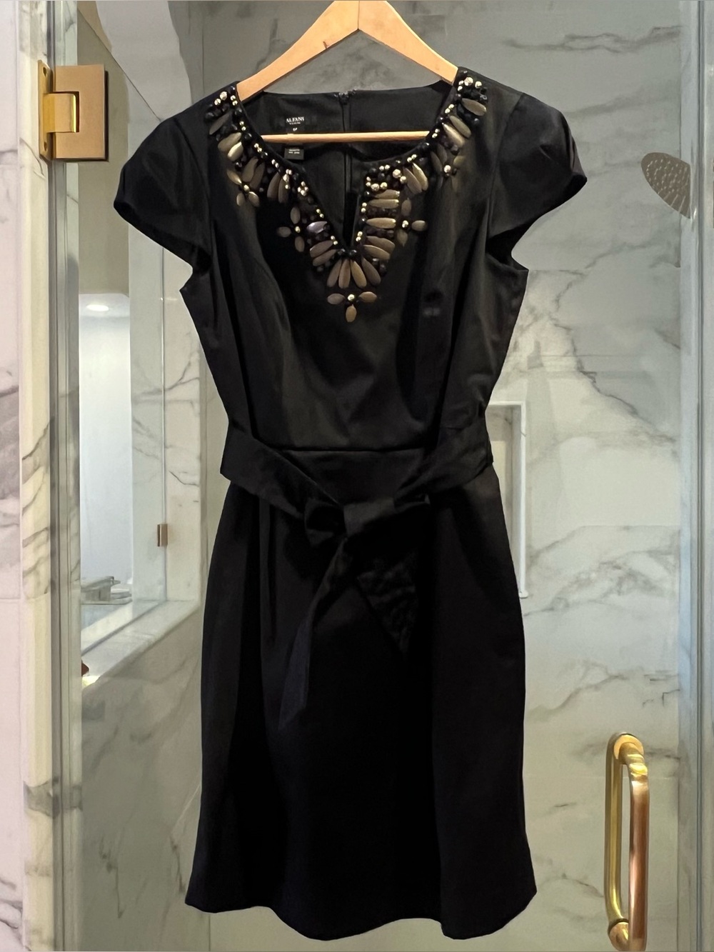 Alfani black beaded tie waist v - neck short sleeve dress